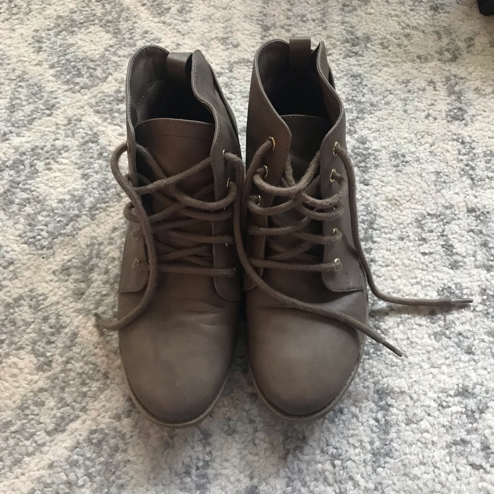 Brown-grey laced booties sz 9
